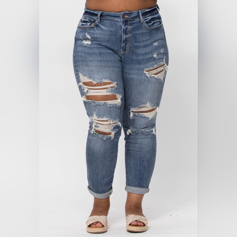 Judy Blue Mid Rise Destroyed NWT